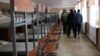 Звычка да кратаў. Былы палітзьняволены мэдык расказвае, што турма робіць зь вязьнямі і зь іх наглядчыкамі