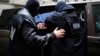 «Газета Выборча»: спецслужбы РФ планировали теракты в Польше, Литве и Германии, маскируя взрывчатку под консервы