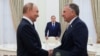 Президент России Владимир Путин принимает посланника президента США Дональда Трампа Стива Уиткоффа в Москве, Россия, 6 августа 2025 года