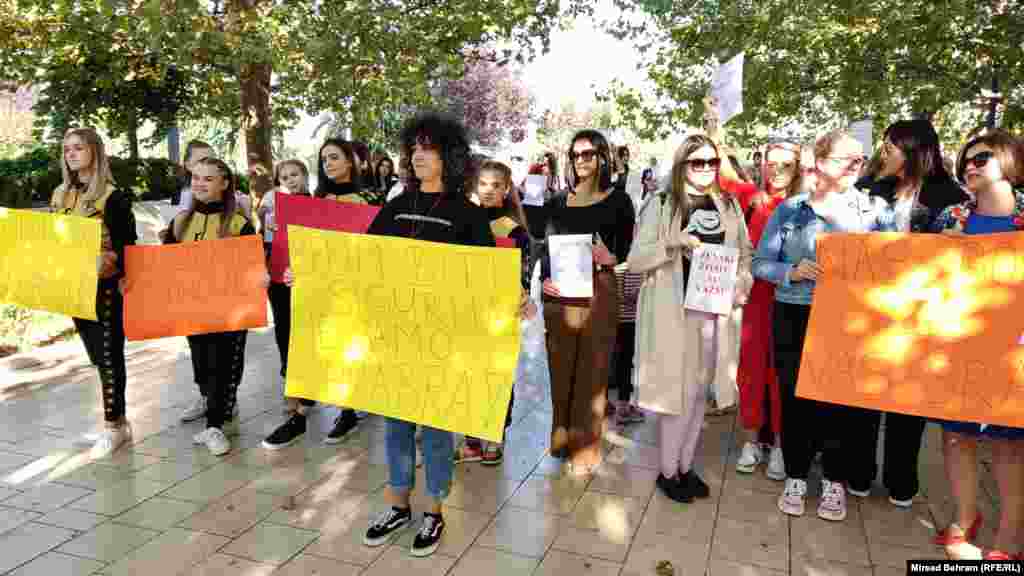 'Želim biti sigurna a ne samo hrabra' jedna je od poruka sa mostarskog protesta.