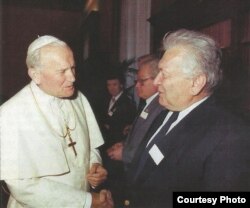 Вітаўт Кіпель з папам Янам Паўлам ІІ, травень 1990 г.
