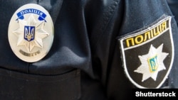 За даними відомства, поруч із чоловіком знаходилась зареєстрована на нього зброя