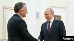 Встреча Путина и Уиткоффа в КремлеЗеленский: Путин говорил Уиткоффу, что захватит Донбасс до конца года