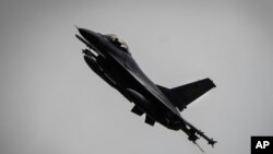 Самалёт F-16, ілюстрацыйнае фота