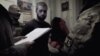 Сэйран Саліеў, крымскататарскі праваабаронца, якога затрымала ФСБ у кастрычніку 2017 году. Ад часу анэксіі Крыма Расеяй арышты, зьнікненні і забойствы прывялі да таго, што многія татары пакінулі сваю радзіму