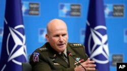 Главнокомандующий объединенными силами НАТО в Европе генерал Кристофер Каволи