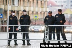 Міліцыянты на вуліцах Менску, ілюстрацыйнае фота