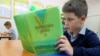 «Вырезают его тихо». В оккупации запрещают преподавать украинский язык