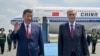 Прэзыдэнт Казахстану Касым-Жамарт Такаеў вітае кітайскага лідара Сі Цзіньпіна ў Астане. Чэрвень 2025