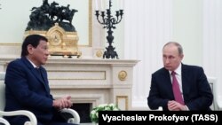 Родриго Дутерте и Владимир Путин, архивное фото