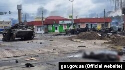 Наступствы баявых дзеяньняў у Гастомелі ў пачату расейскага ваеннага ўварваньня ў 2022 годзе, калі беларус спрабаваў уцячы ад вайны і пешшу ішоў па дарозе ў Беларусь. Ілюстрацыйнае фота