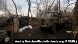 Вход в землянку и «шишига»