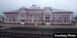 Чыгуначны вакзал на станцыі «Гудагай», апошняй беларускай станцыі перад мяжой з Літвой. Быў пабудаваны разам з лініяй з Новай Вільні ў Менск на пачатку 1870-х.