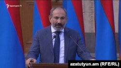 Премьер-министр  Армении Никол Пашинян выступает на праздновании Дня независимости в резиденции премьер-министра на Баграмяна 26, Ереван, 21 сентября 2018 г. 