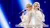 Ресейлік Анастасия мен Мария Толмачевалар Eurovision байқауында. Копегаген, 5 мамыр 2014 жыл. 