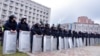Полиция күштері аймақтық әкімшілік ғимаратын қорғап тұр. Одесса, 3 наурыз 2014 жыл.