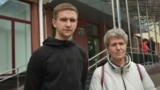 Дзьмітры Канеўскі разам з маці Тацянай Канеўскай, архіўнае фота