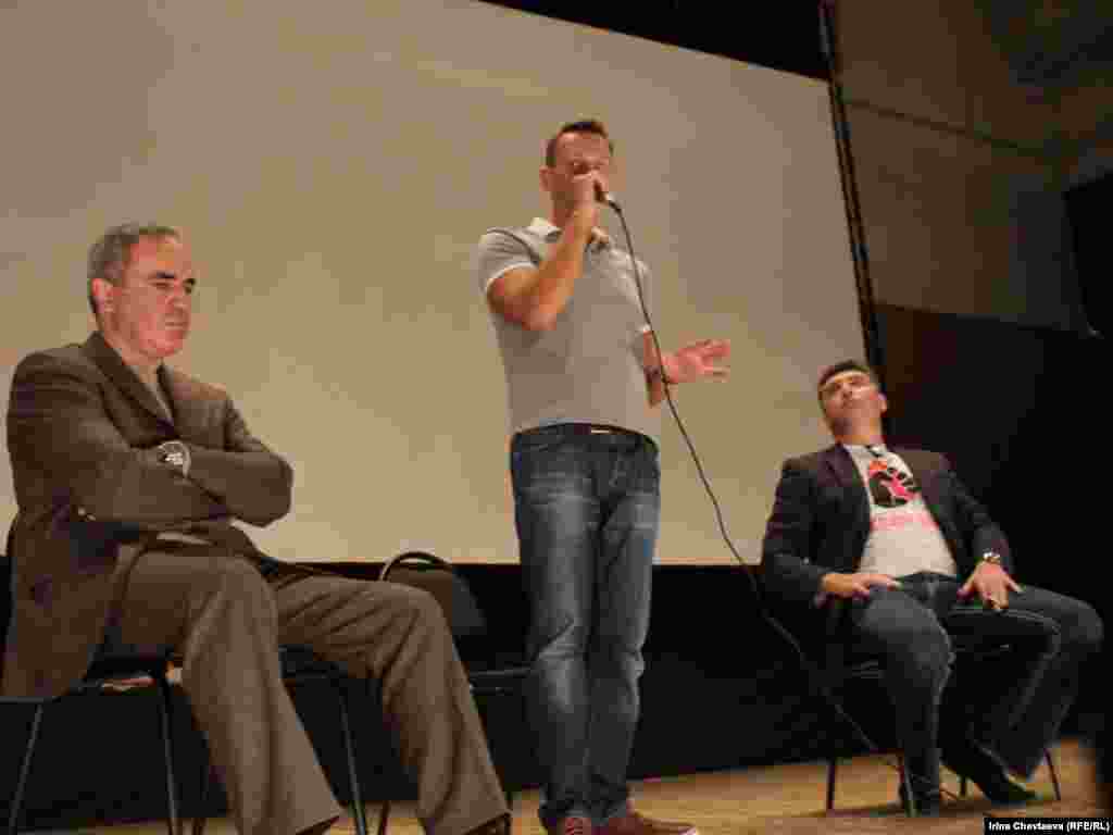 Дебаты "О гражданском выборе 4 декабря". Гарри Каспаров, Алексей Навальный, Борис Немцов